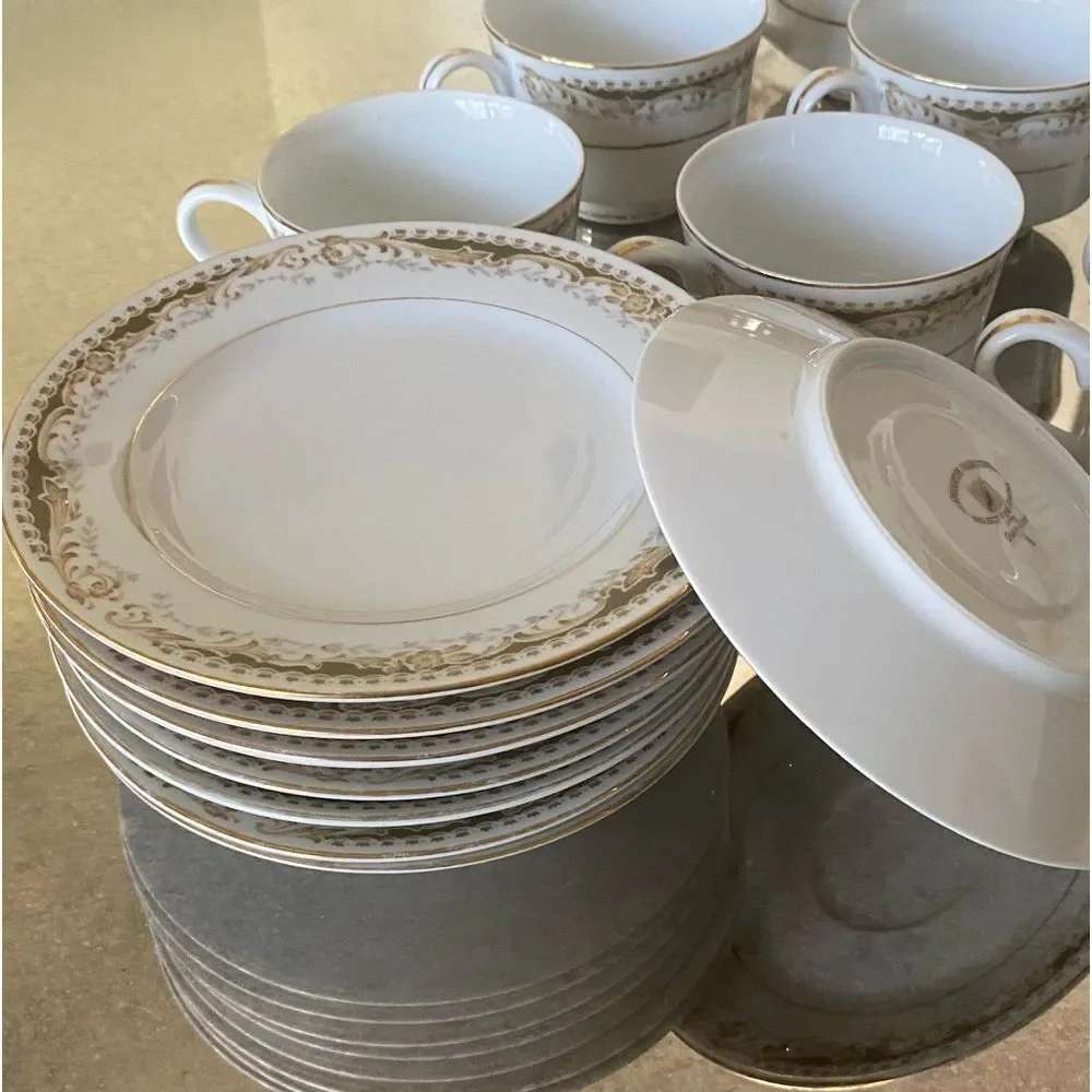 Vintage Queen Anne Signature Collection Cup & Saucer Set, 13 piece